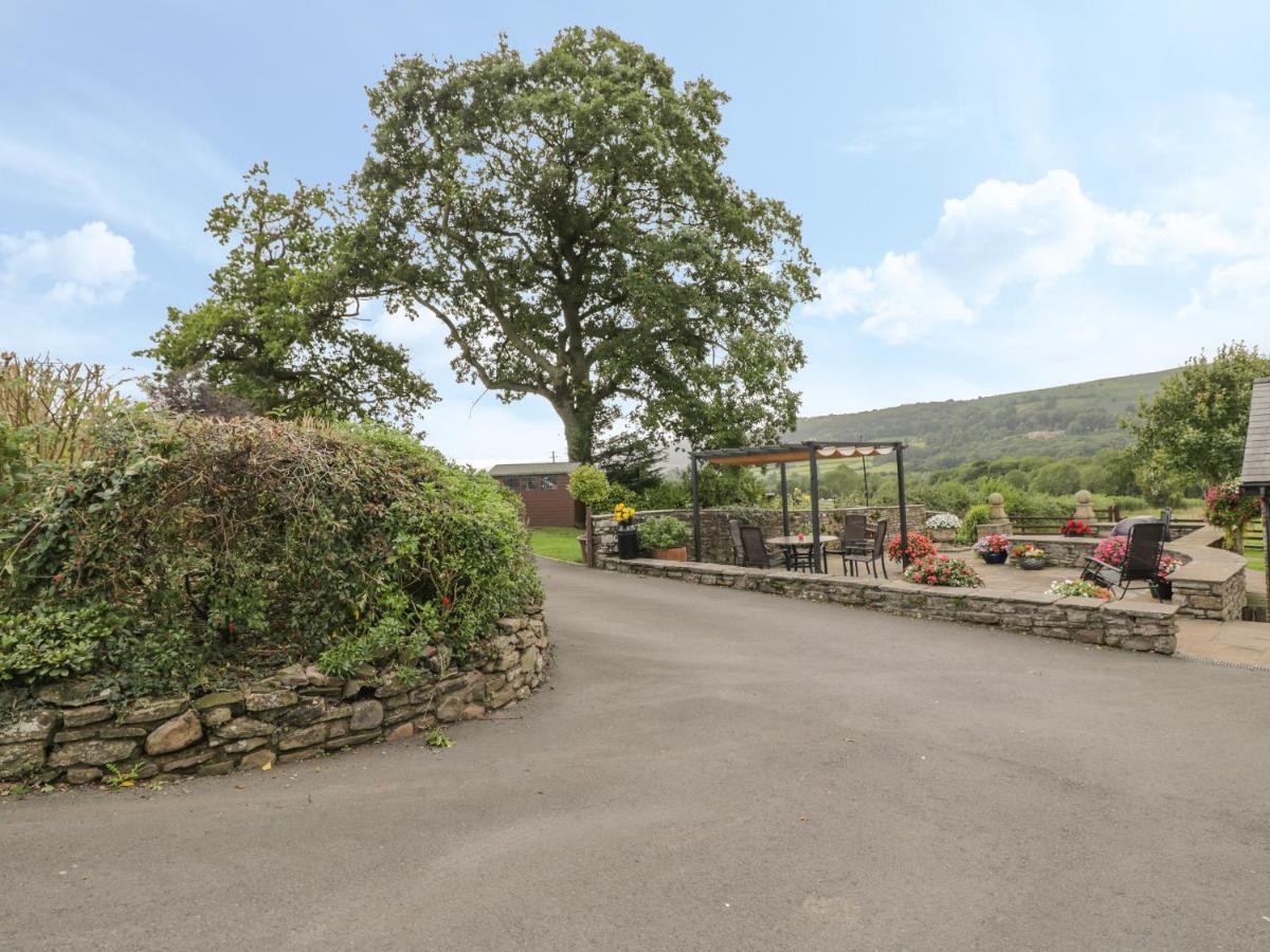 Pentre Barn *